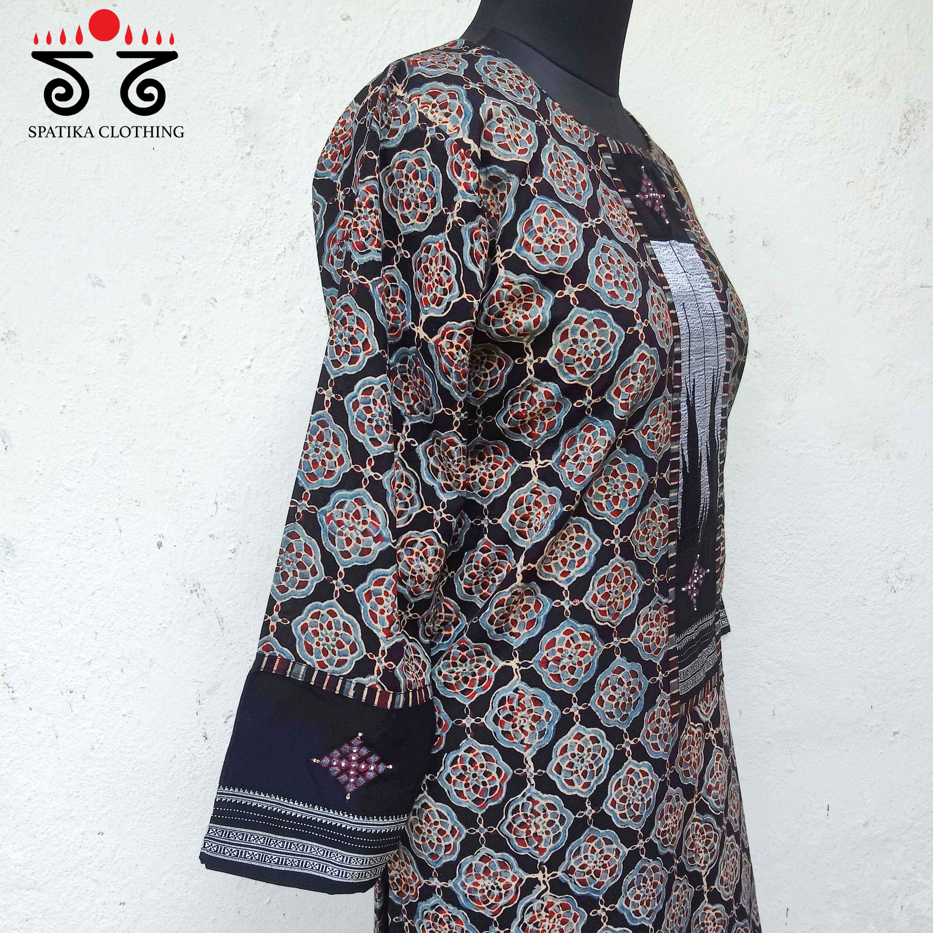 Ajrakh - Ilkal Hand Embroidered Kurta
