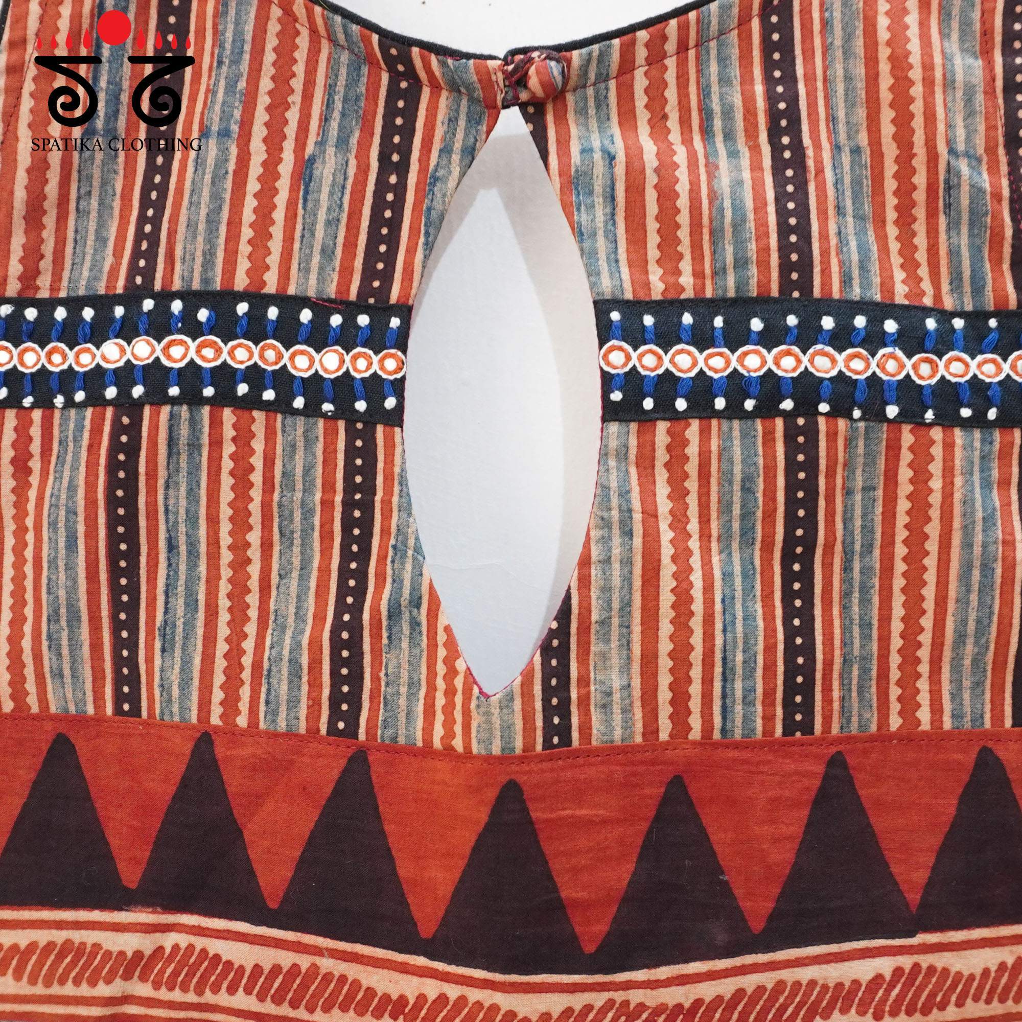 Trikone - Sleeveless Blouse
