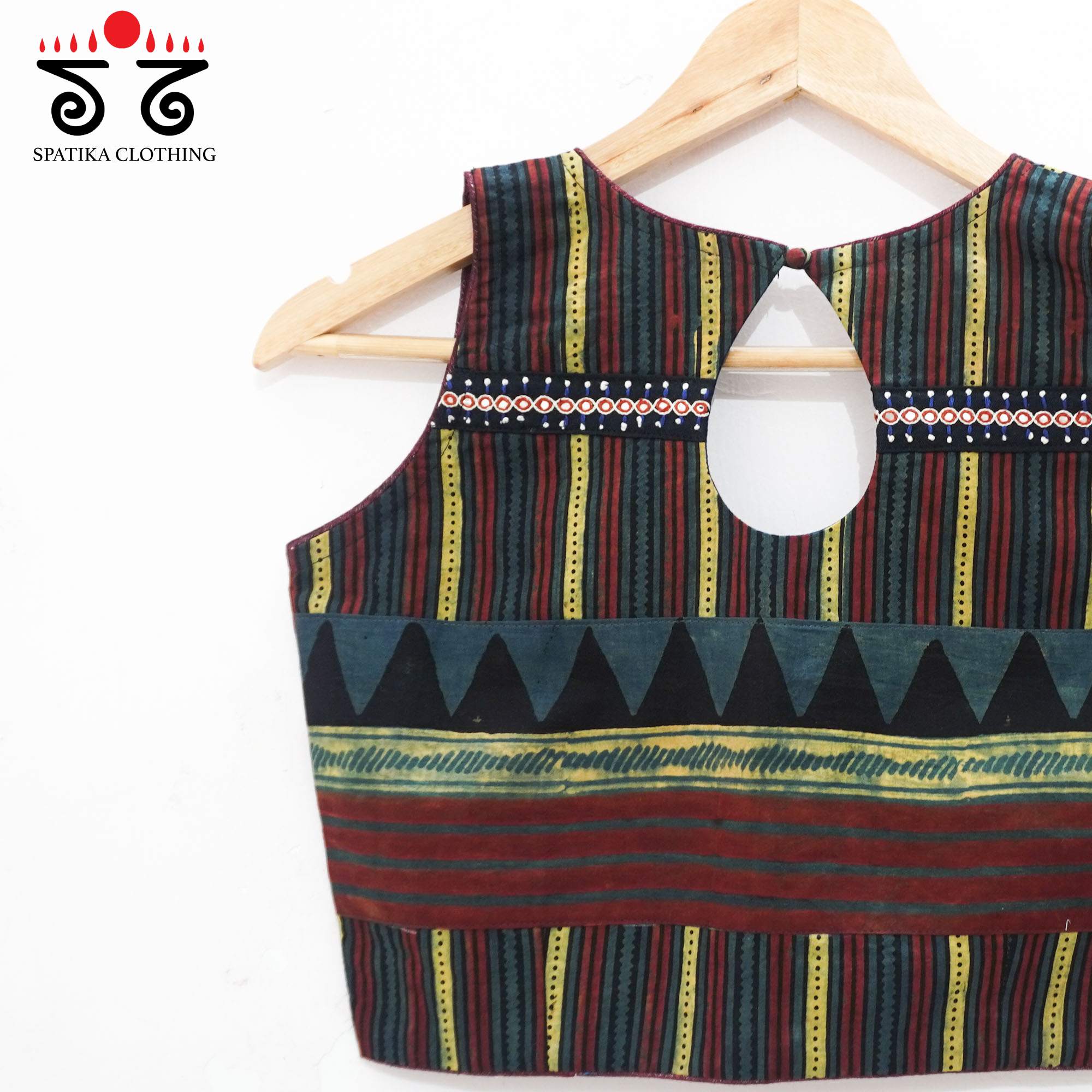 Trikone - Sleeveless Blouse
