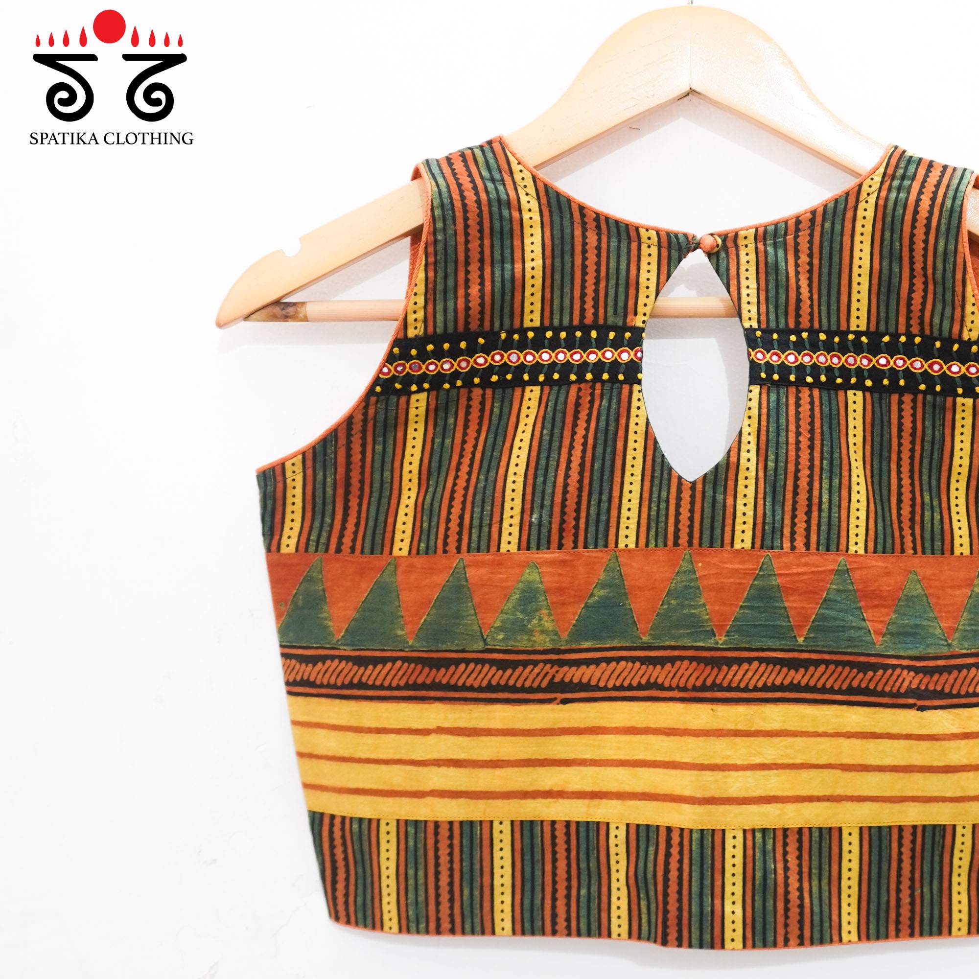Trikone - Sleeveless Blouse