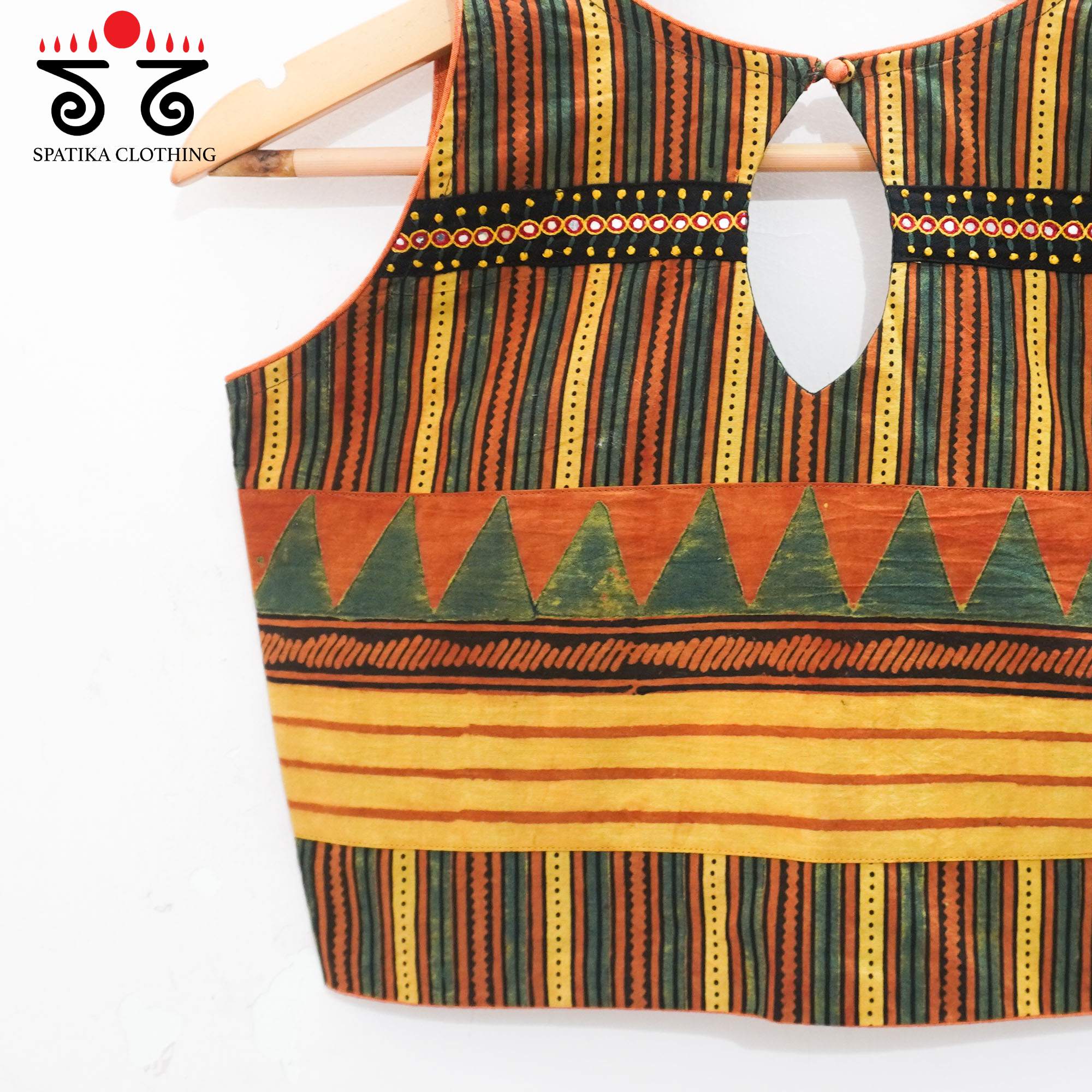 Trikone - Sleeveless Blouse