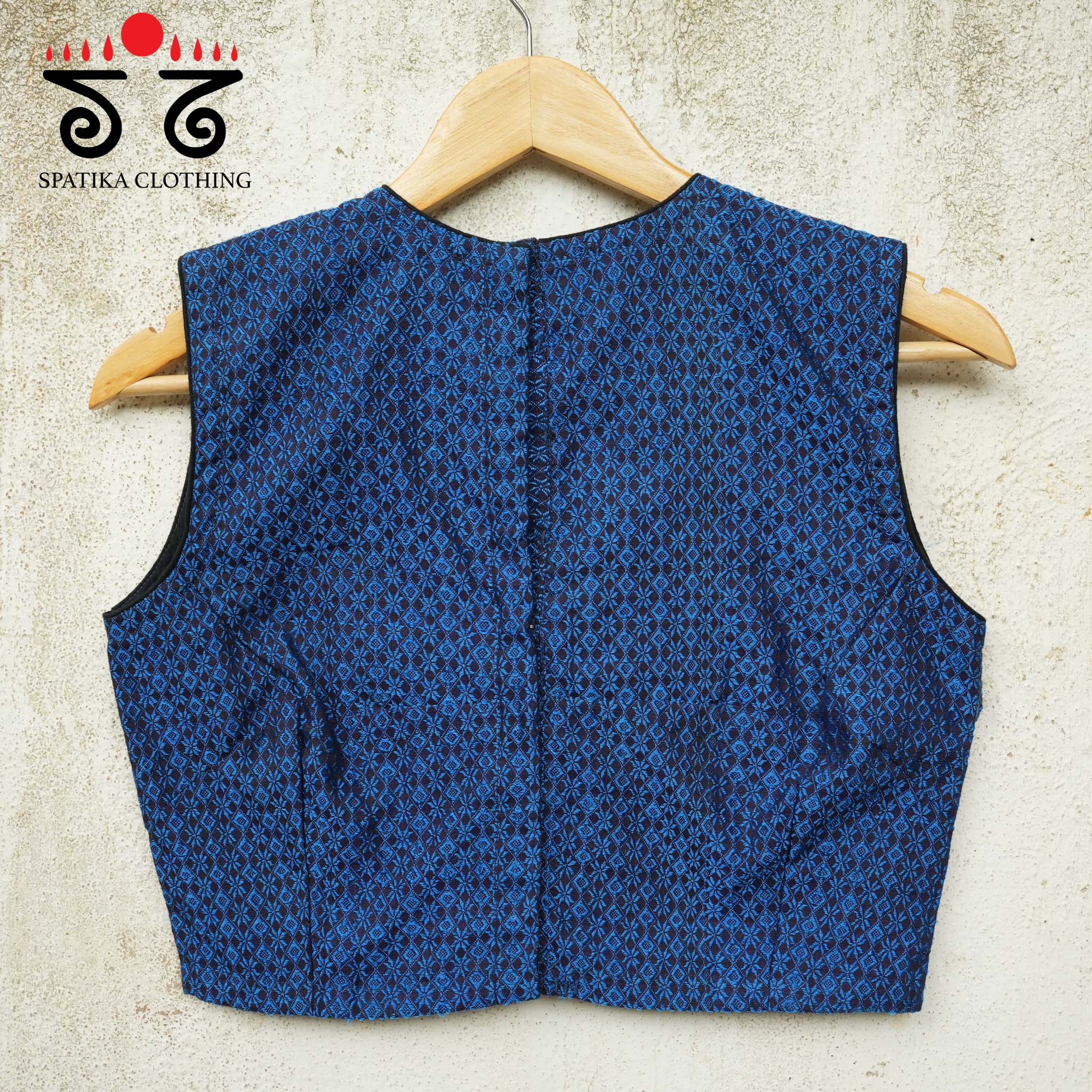 Khun Sleeveless Blouse