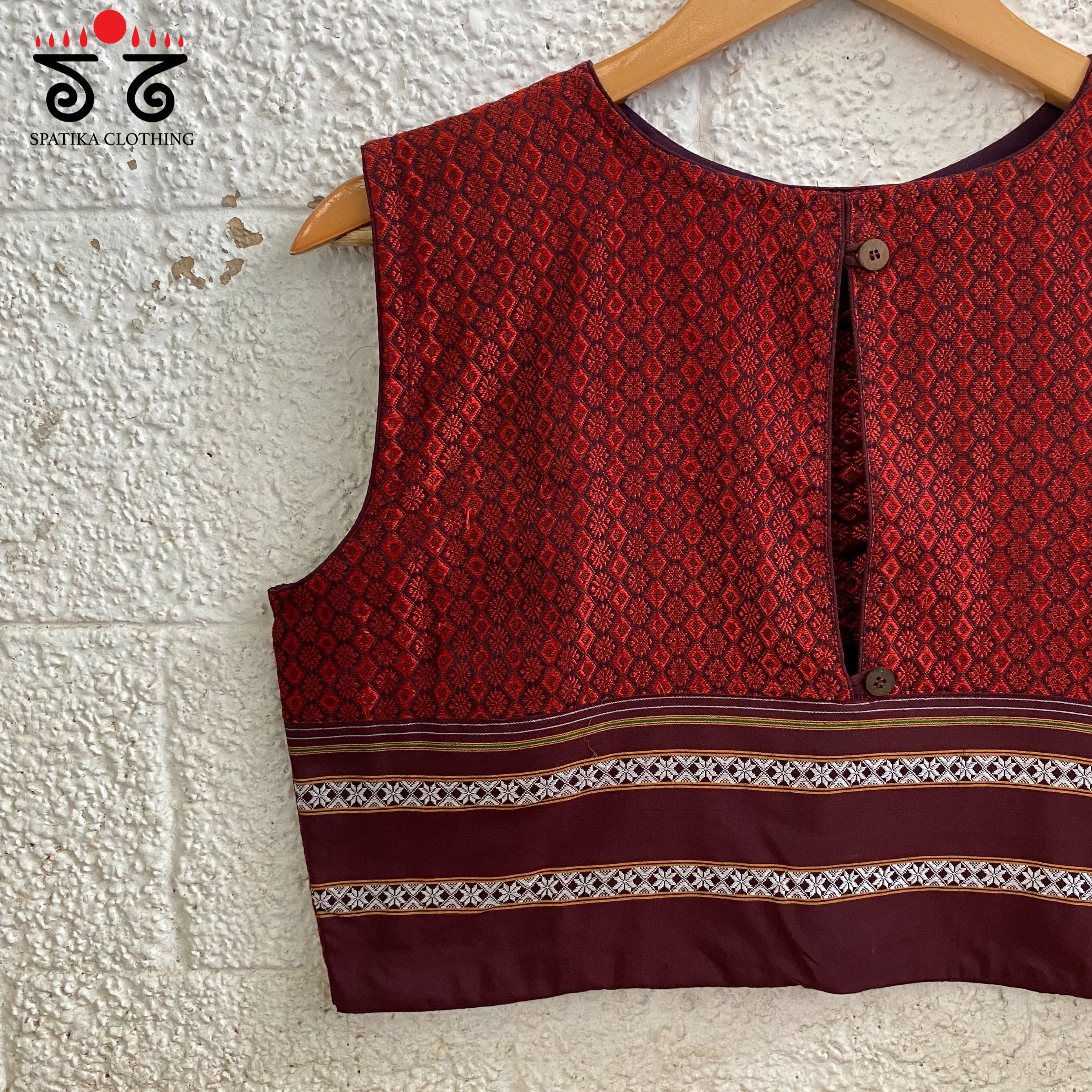Khun Sleeveless Blouse