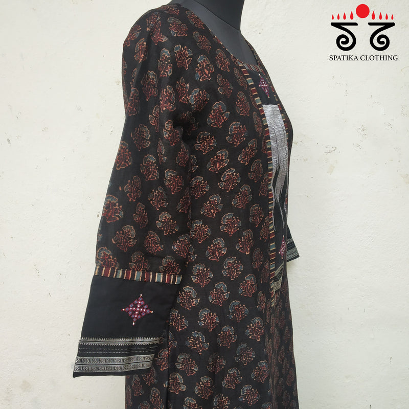 Ajrakh - Ilkal Hand Embroidered Kurta