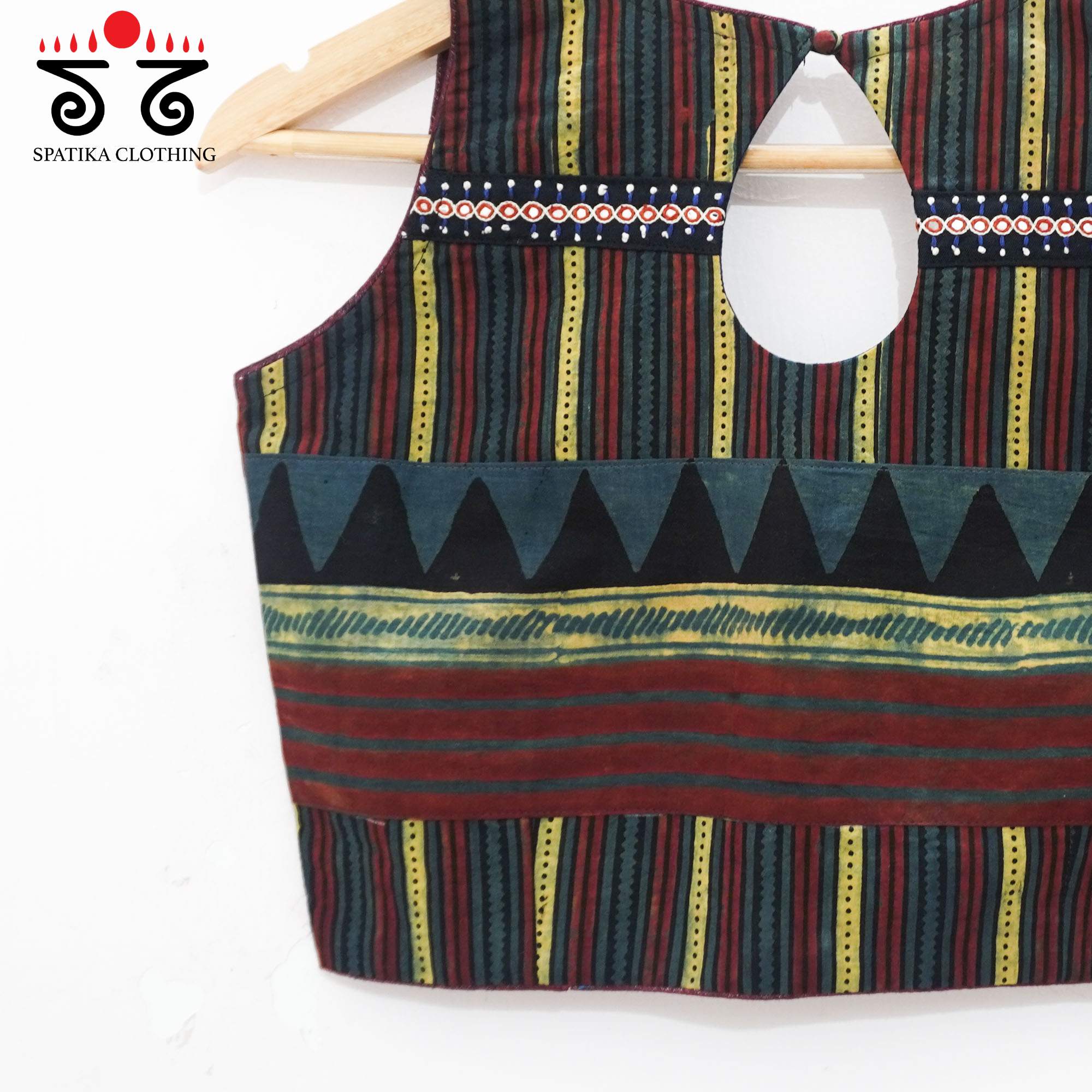 Trikone - Sleeveless Blouse