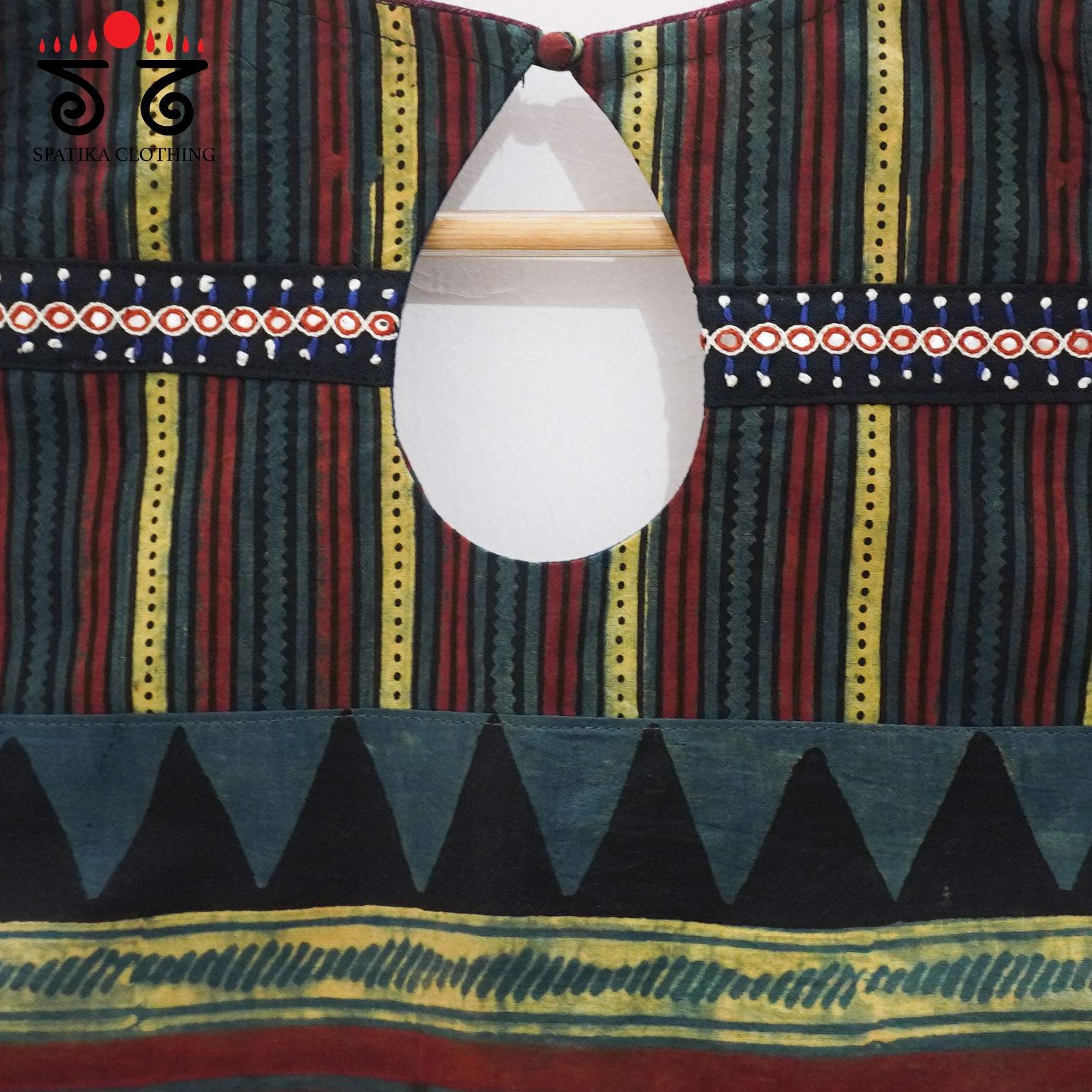 Trikone - Sleeveless Blouse