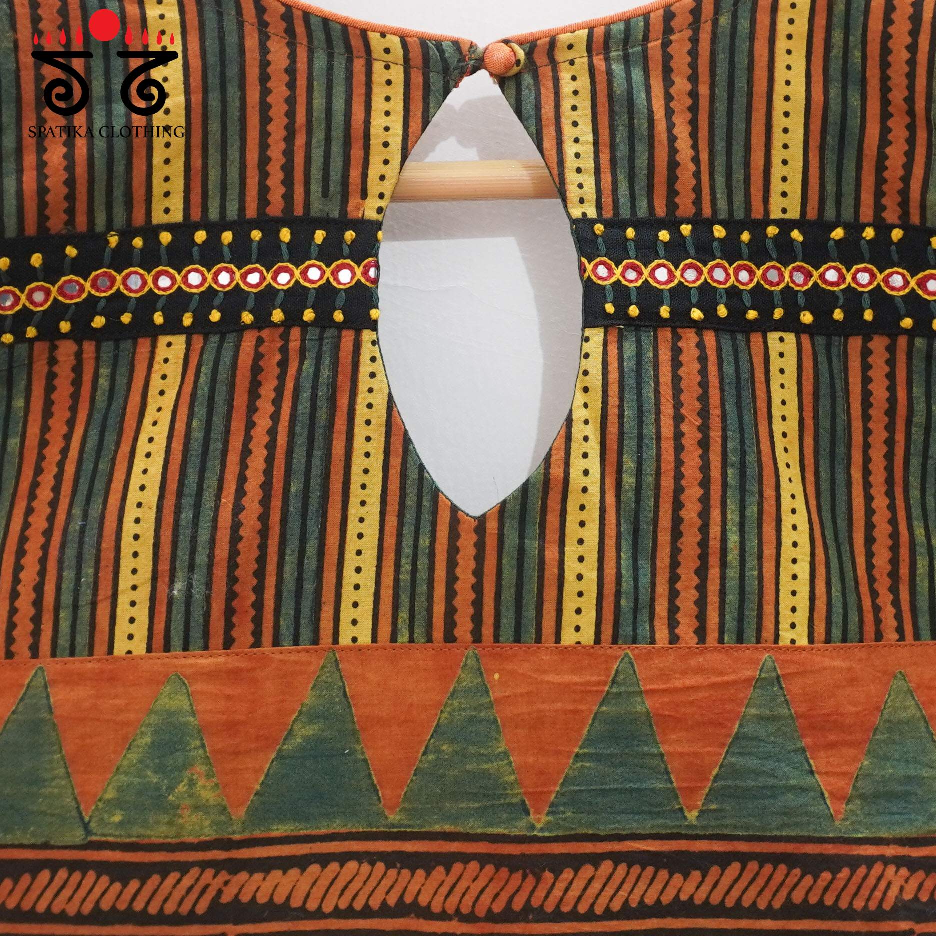 Trikone - Sleeveless Blouse