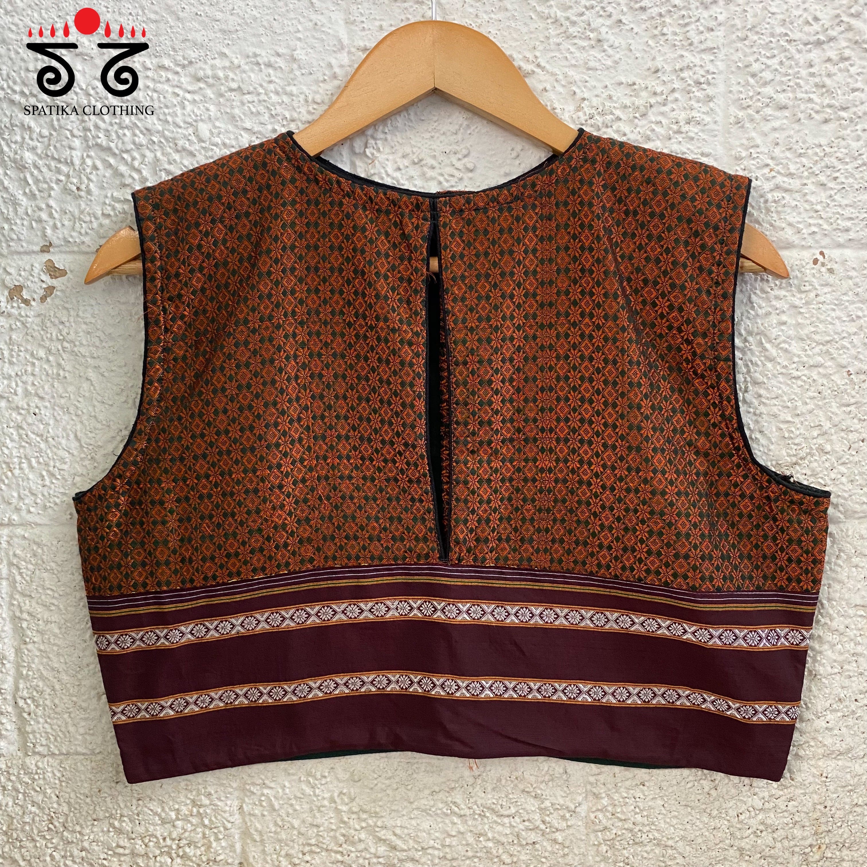 Khun Sleeveless Blouse