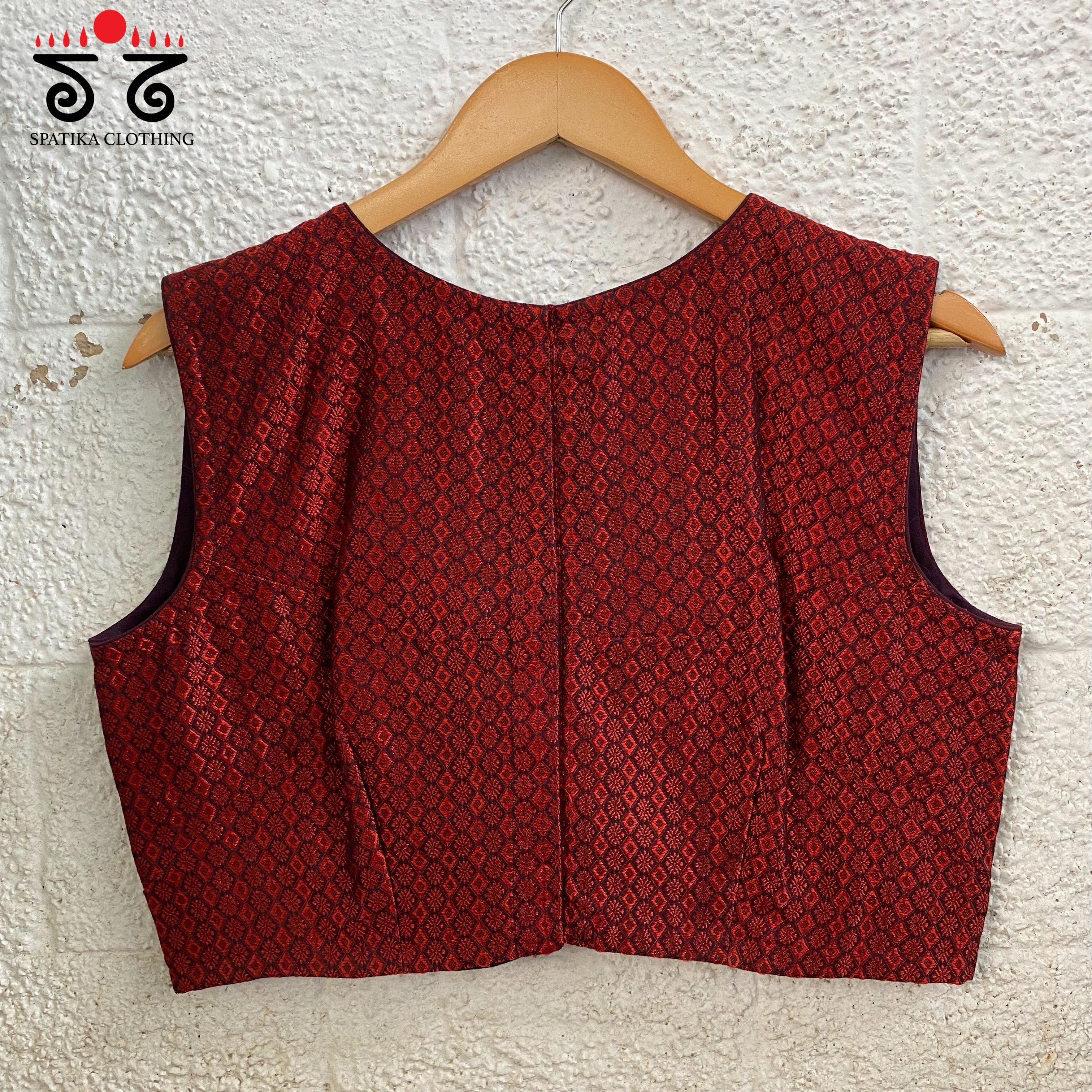 Khun Sleeveless Blouse